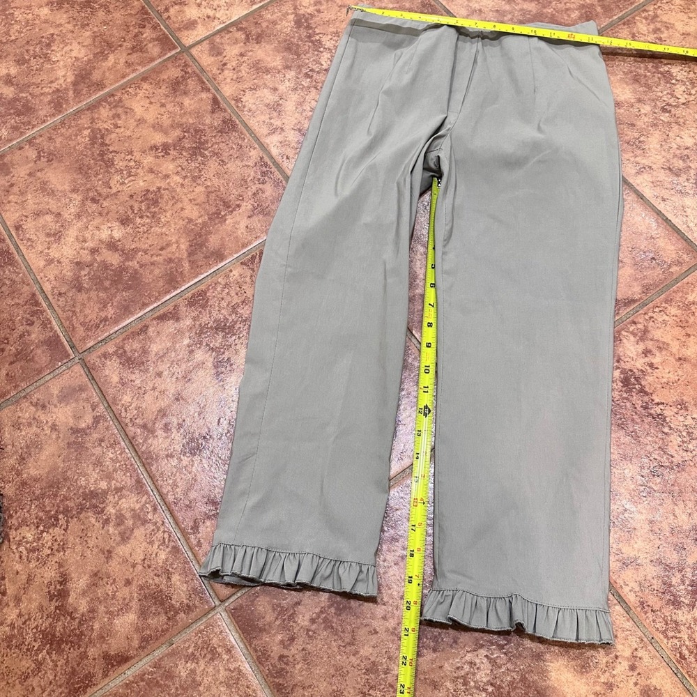 VTG Coquette Ruffle Hem Bloomer Stretch Capri Pants Women Size M Taupe Gray